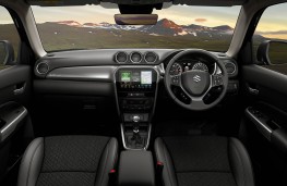 Suzuki Vitara 2025 cockpit
